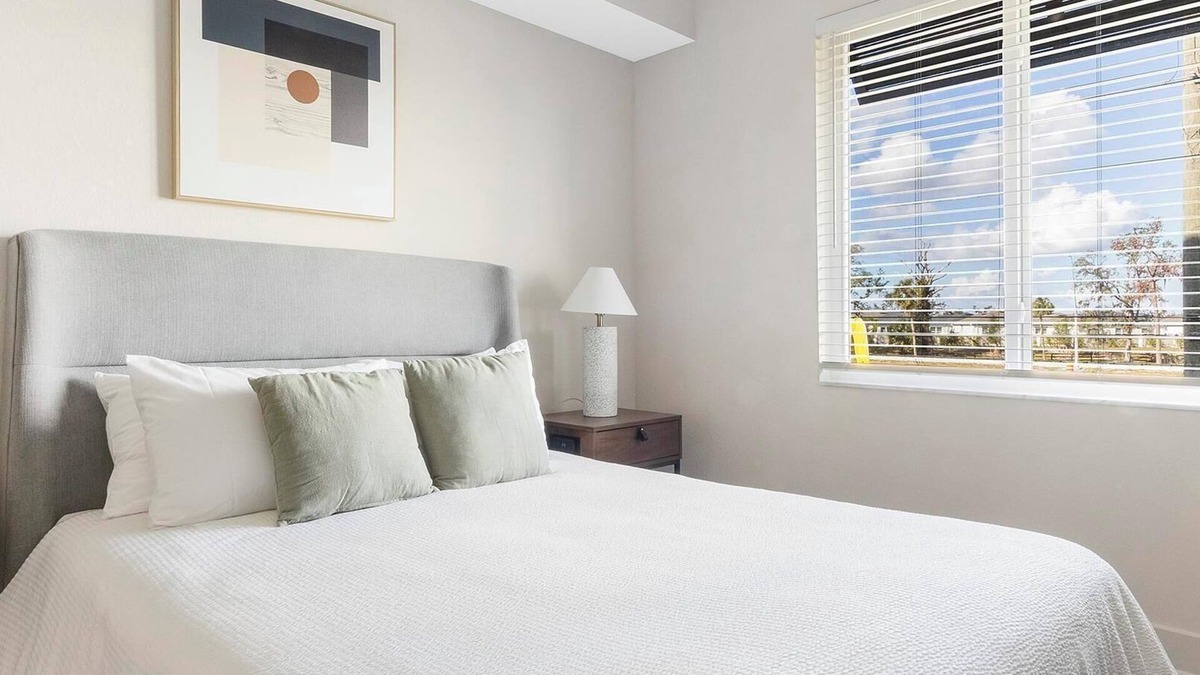 Palmetto Apartment | Landing | Incredible 2BD, Gym, Pool