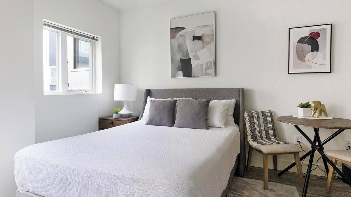 Pearl District Apartment | Landing | Incredible Studio, Courtyard, Gym