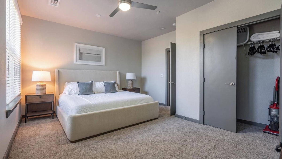 Tobin Hill Apartment | Landing | Incredible 2BD, Clubhouse, Courtyard