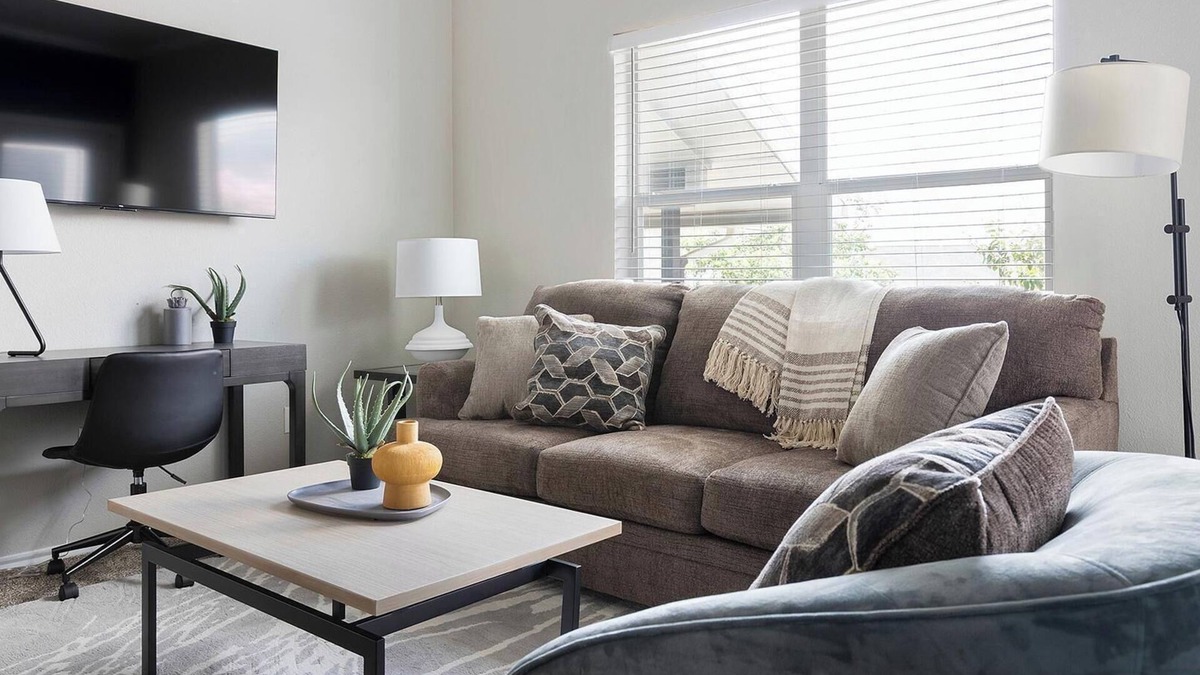 Pipers Meadow Apartment | Landing | Incredible 1BD, Gym, Pool
