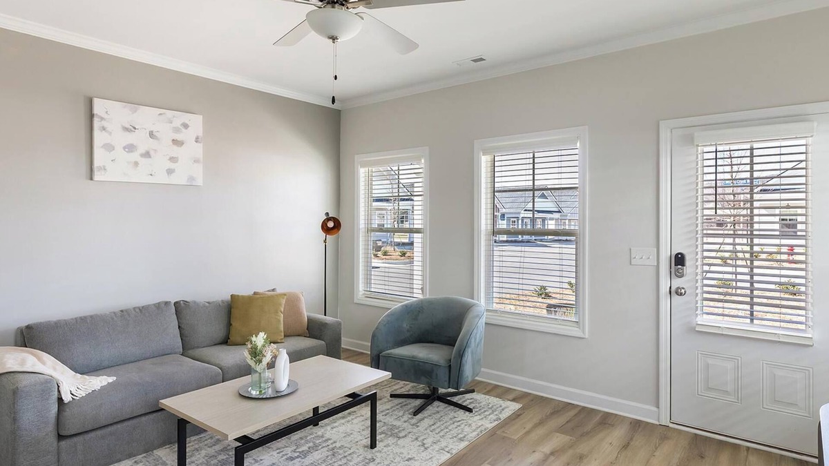 Huntsville Apartment | Landing | Modern 1BD, Gym, Pool