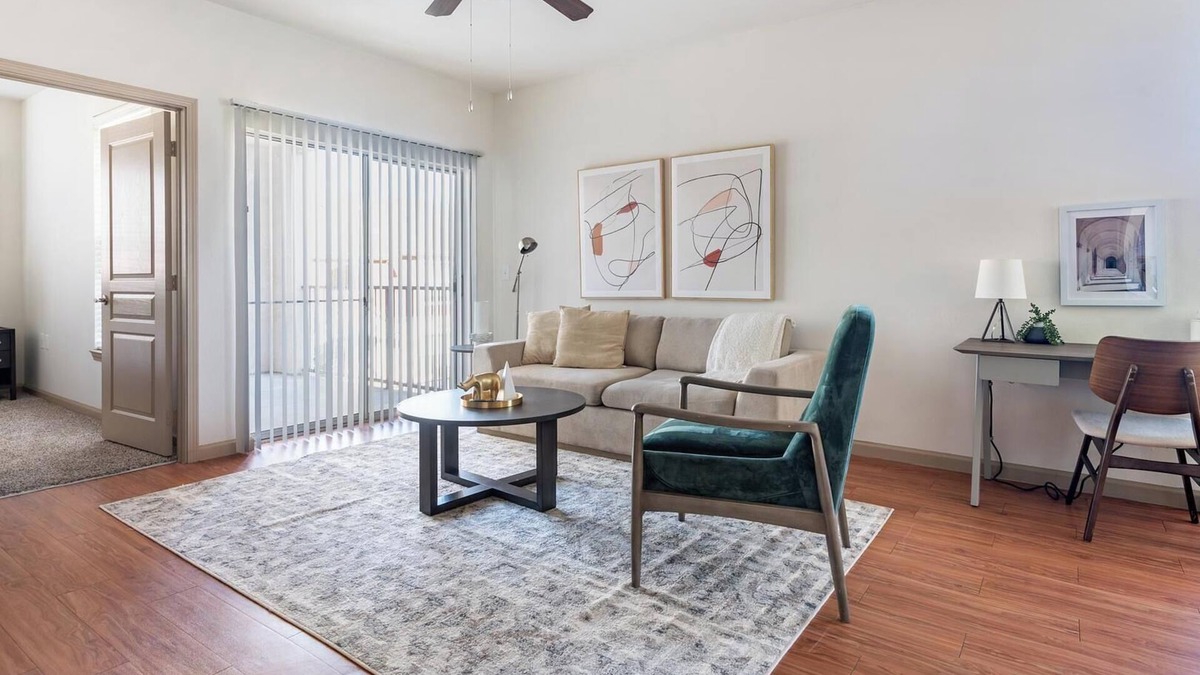 Fort Worth Apartment | Landing | Modern 1BD, Pool, Gym