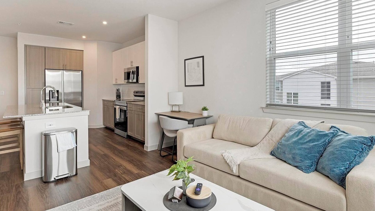Fate Apartment | Landing | Modern 1BD, Pool, Gym
