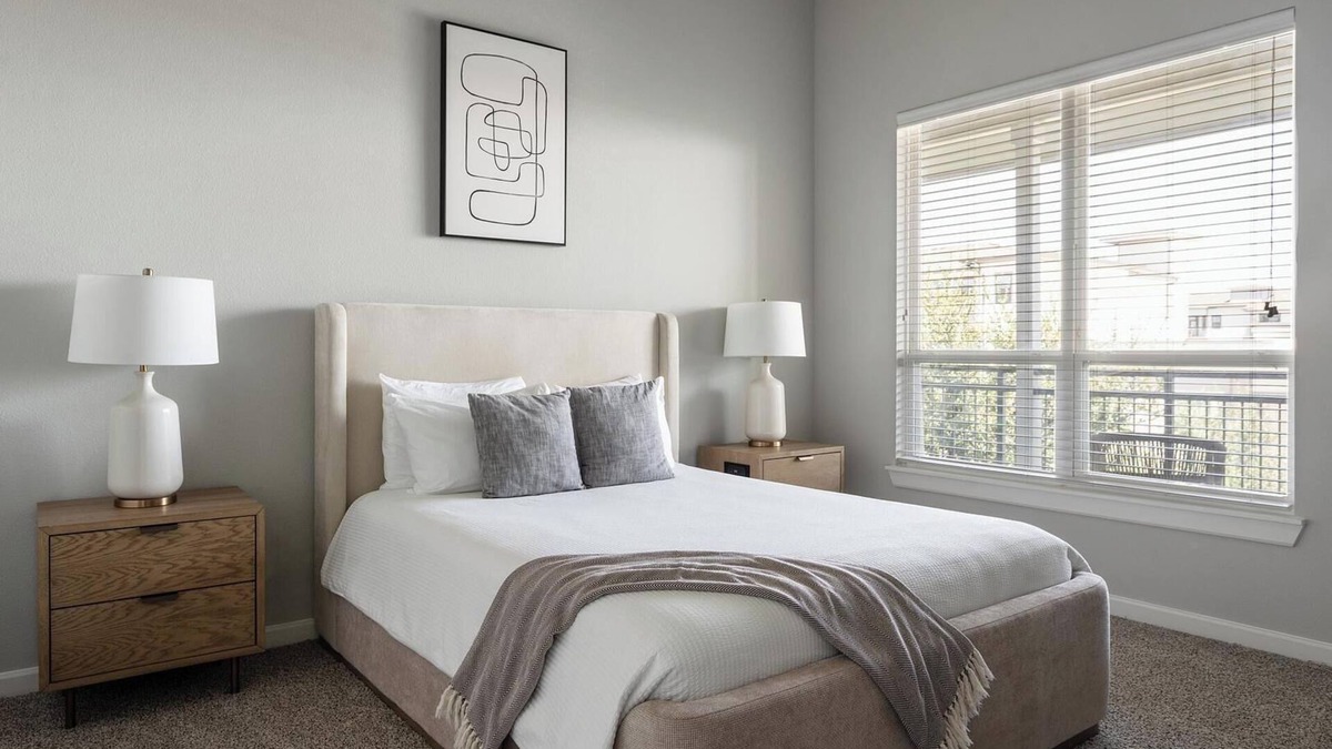 Buda Apartment | Landing | Modern 1BD, Yoga Studio, Gym