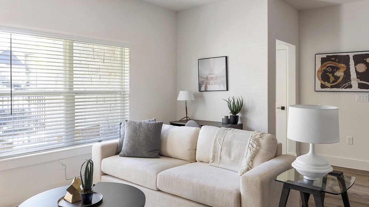 Venus Apartment | Landing | Modern 2BD, Clubhouse, Gym