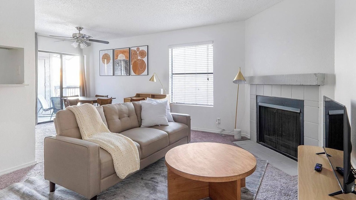 Windsor Park Apartment | Landing | Modern 2BD, Gym