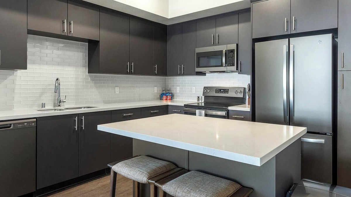 St. Johns Apartment | Landing | Modern 2BD, Gym