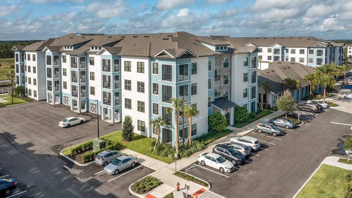 Florida Central Atlantic Coast Apartment | Landing | Spectacular 2BD, Pool, Gym