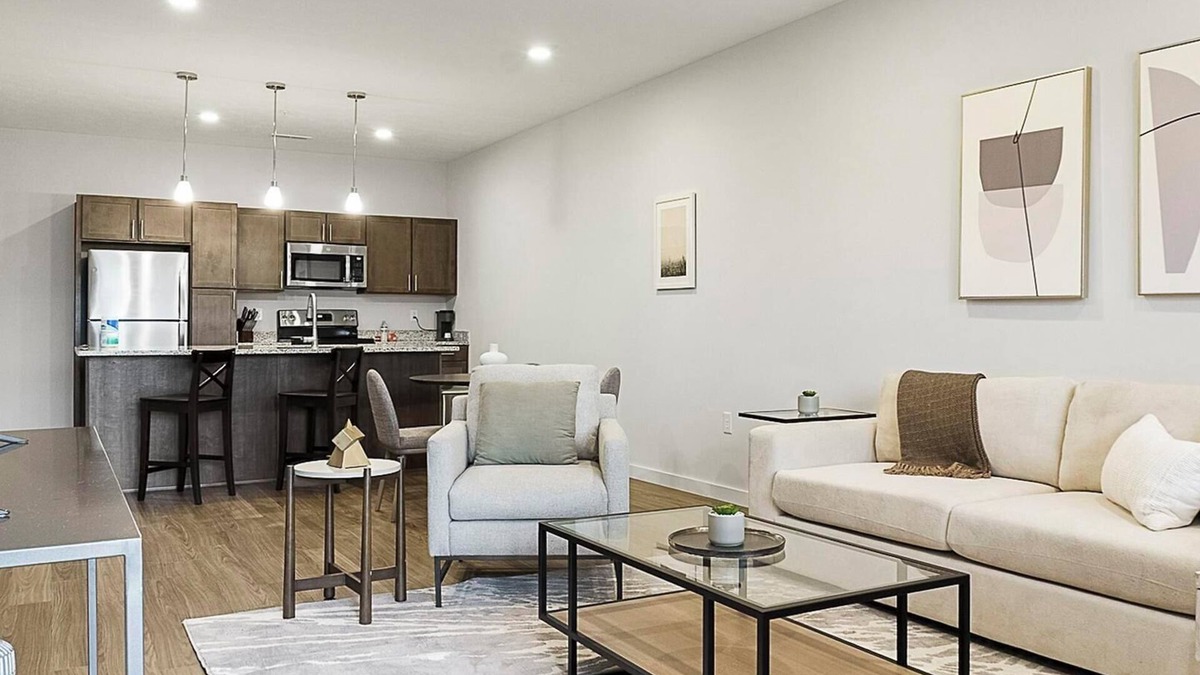 Cartersburg Apartment | Landing | Spectacular 2BD, Courtyard, Gym