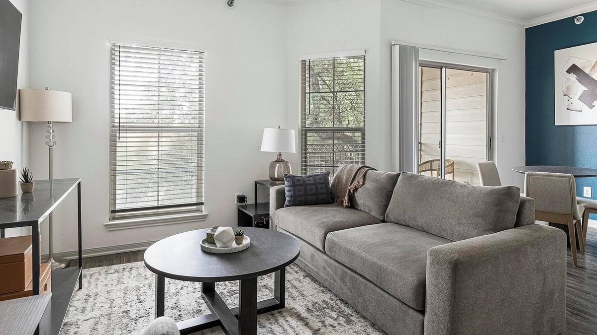 Stone Oak Apartment | Landing | Spectacular 1BD, Gym