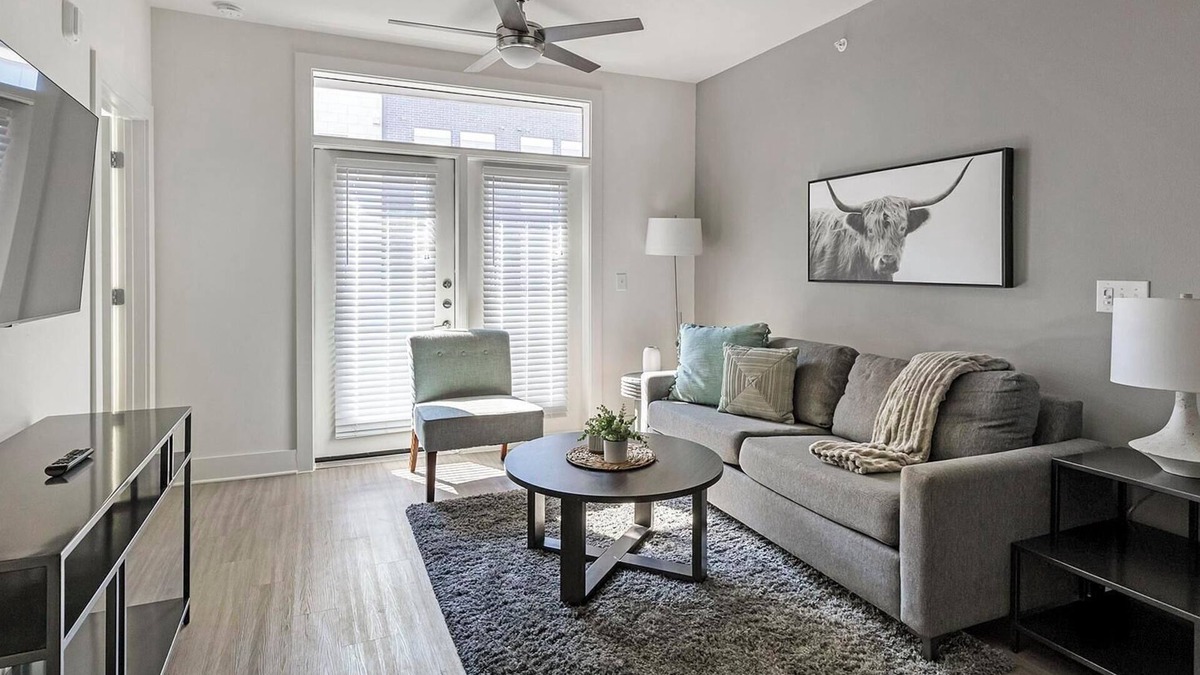 Fort Worth Apartment | Landing | Stunning 2BD, Courtyard, Clubhouse