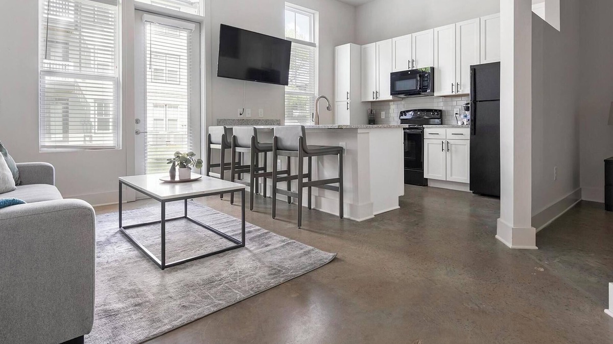 Charlotte Apartment | Landing | Stunning Studio, Pool, Clubhouse