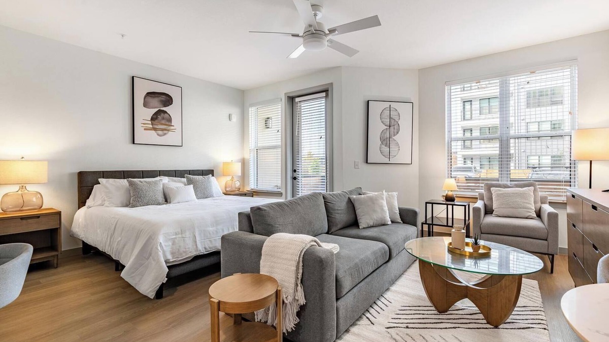 Northside Apartment | Landing | Stunning Studio, Clubhouse, Pool