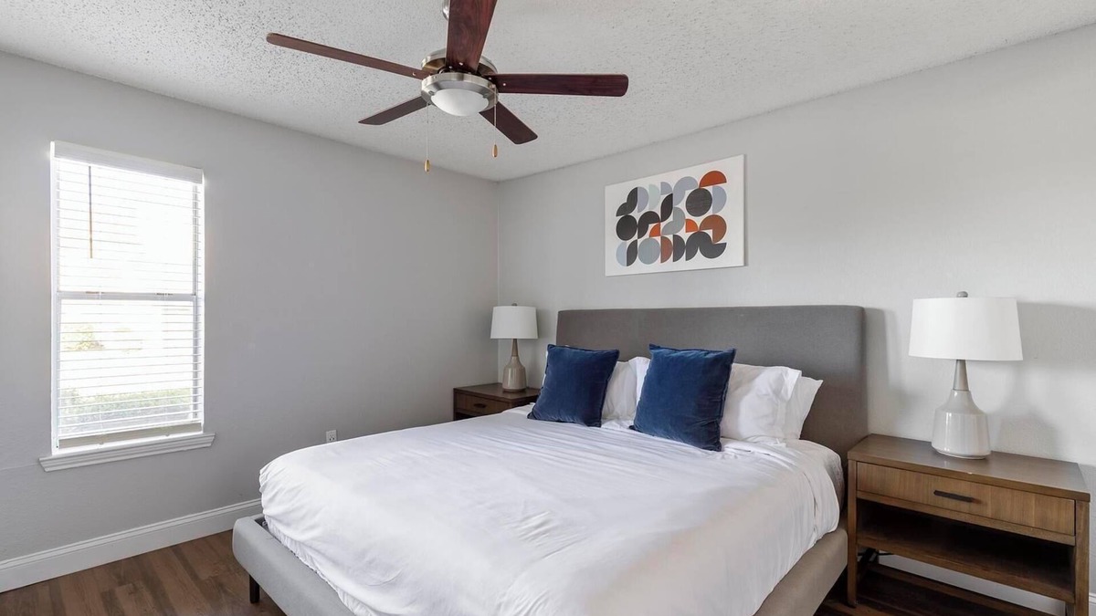 Grand Prairie Apartment | Landing | Stunning 1BD, Tennis Court, Courtyard