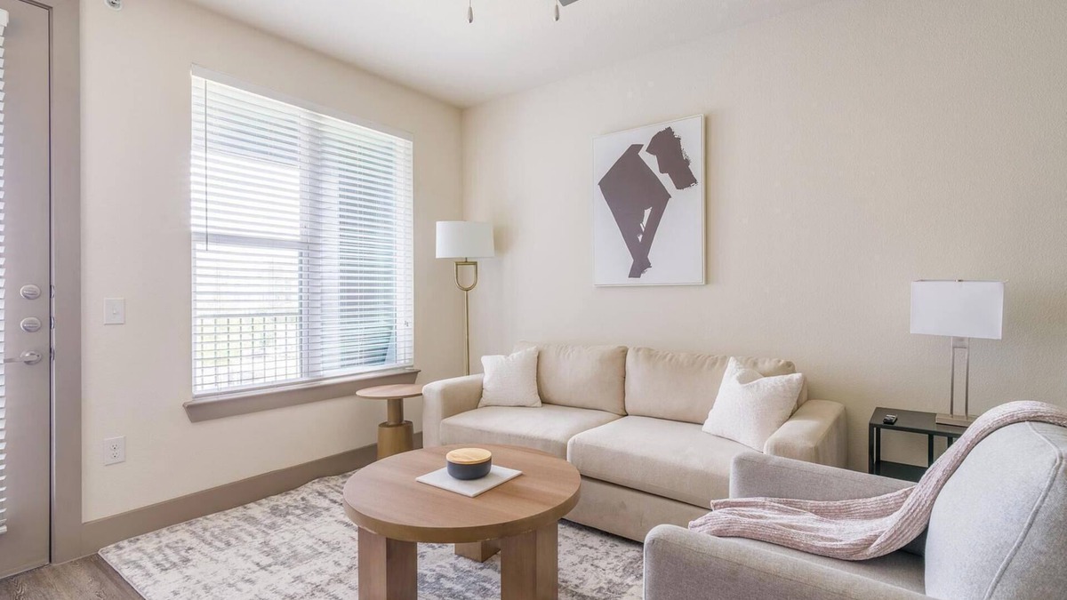 Conroe Apartment | Landing | Stylish 1BD, Clubhouse, Yoga Studio