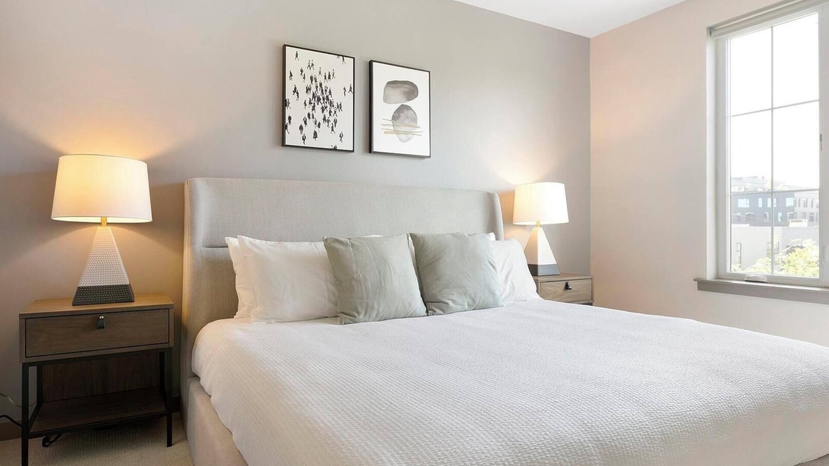 Northwest Portland Apartment | Landing | Stylish 1BD, Courtyard, Rooftop Lounge