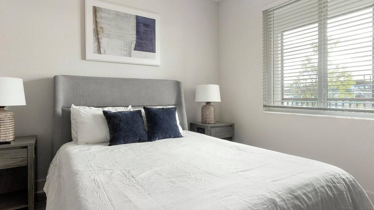 Palmetto Apartment | Landing | Stylish 1BD, Gym, Pool