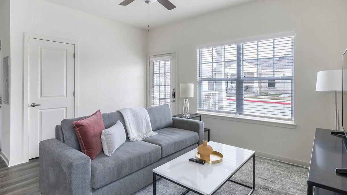 Fort Worth Apartment | Landing | Stylish 1BD, Gym, Yoga Studio