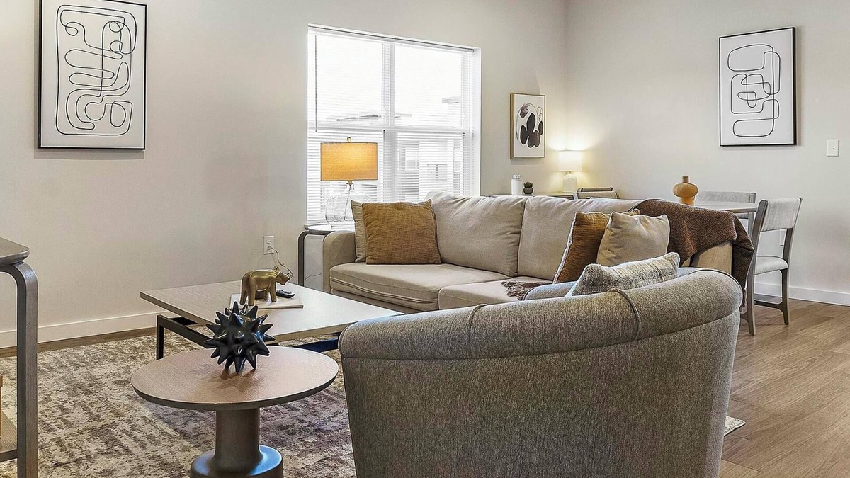 Cartersburg Apartment | Landing | Stylish 2BD, Courtyard, Pool