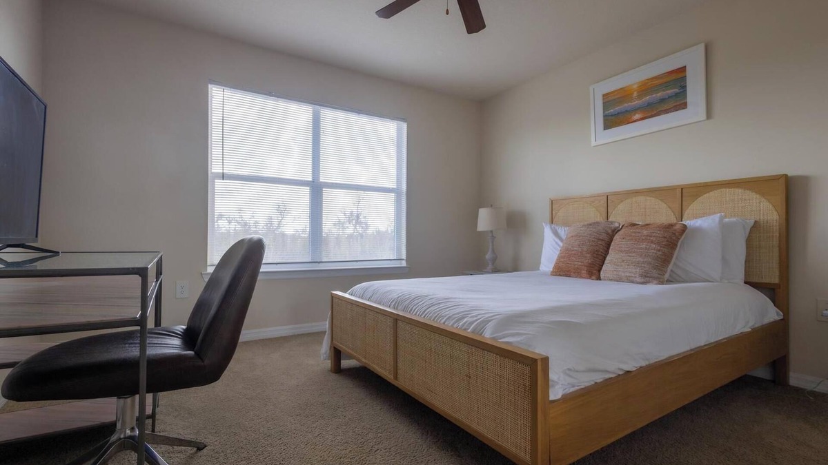 Trailer Estates Apartment | Landing | Stylish 2BD, Yoga Studio, Pool