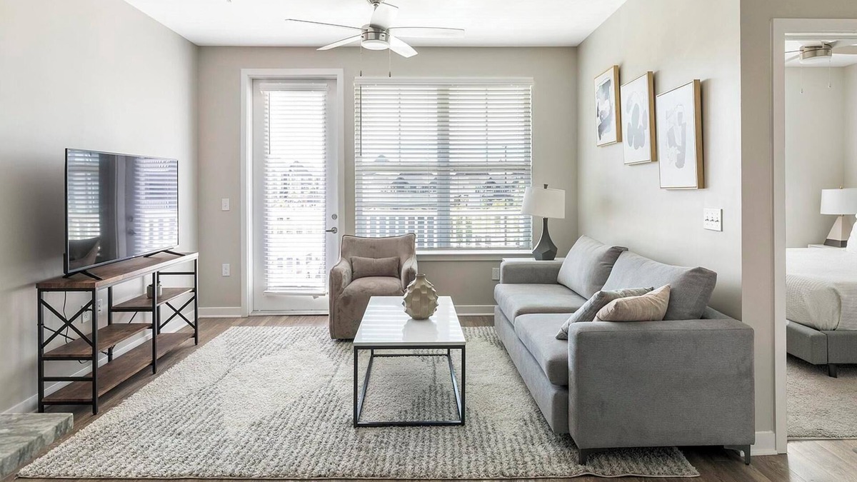 Huntsville Apartment | Landing | Stylish 2BD, Pool, Gym