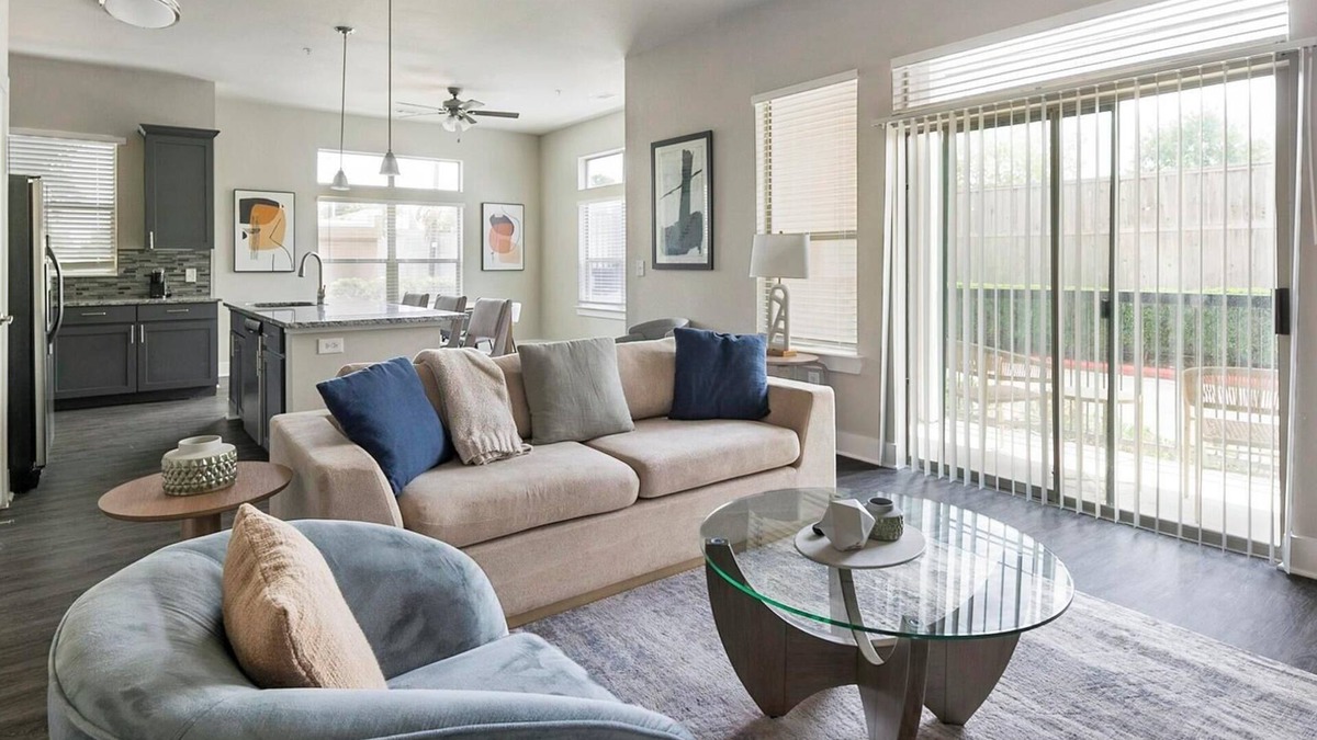 Nassau Bay Apartment | Landing | Stylish 2BD, Yoga Studio, Gym