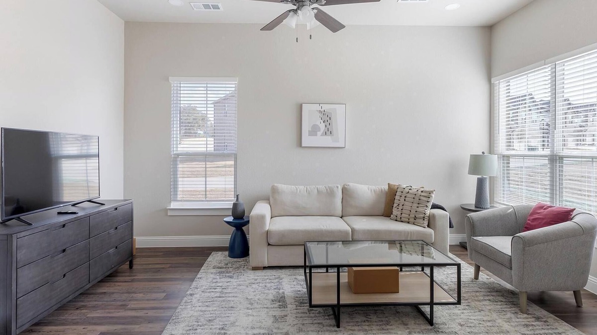 Weatherford Apartment | Landing | Stylish 3BD in Weatherford