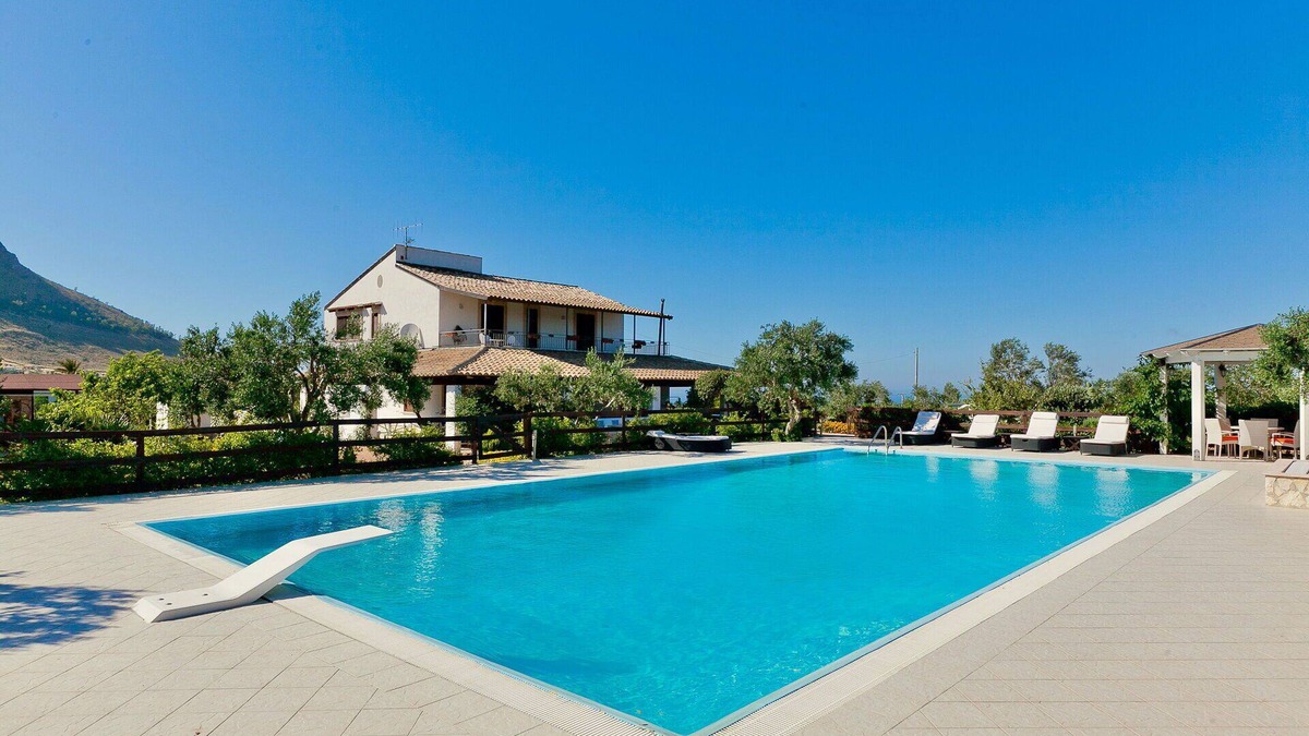Castellammare del Golfo Villa | Landlord villa in Sicily with Pool