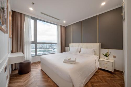 Hang Xanh Hotel | Landmark 81 Aurora Exquisites