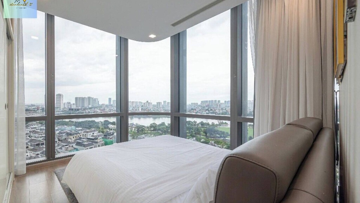 Hang Xanh Hotel | Landmark 81 Skyscraper