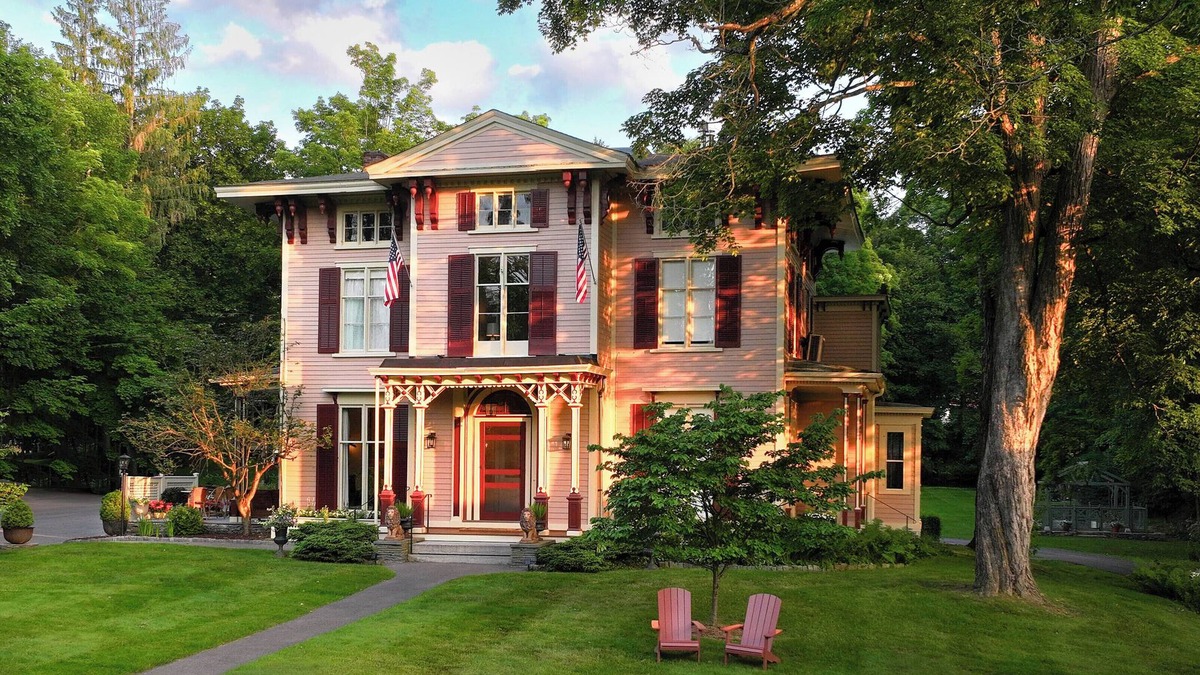 Cooperstown Bed & Breakfast | Landmark Inn