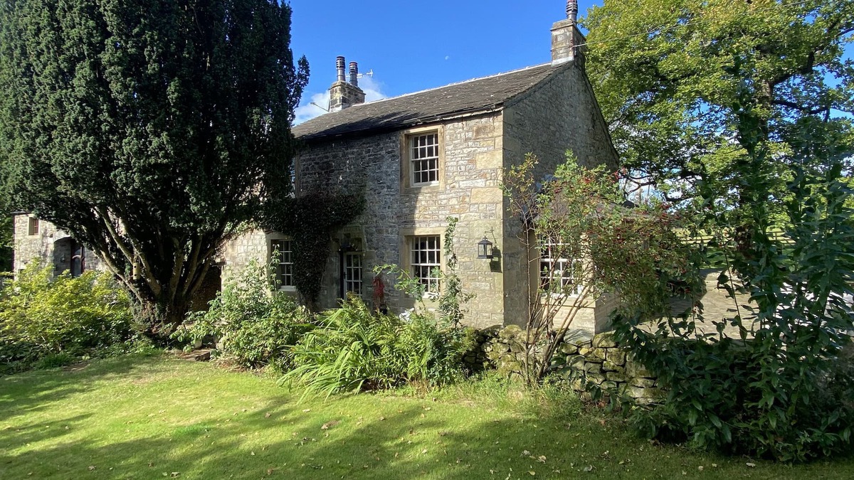 Fence House | LANESIDE HOUSE, family friendly, with open fire in Bolton-By-Bowland