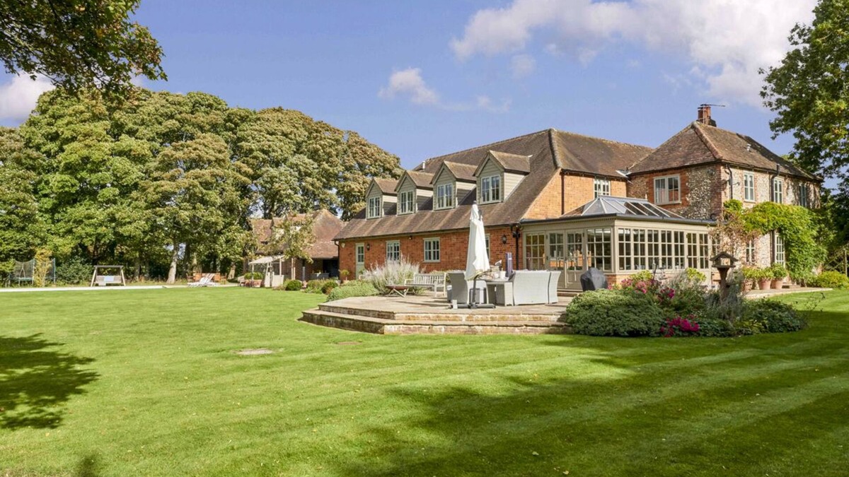 Turville Villa | Langley Park - Seven Bedroom Villa, Sleeps 13