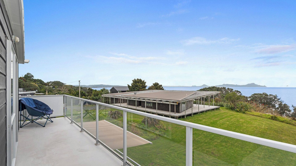 Langs Beach House | Langs Time - Langs Beach Holiday Home