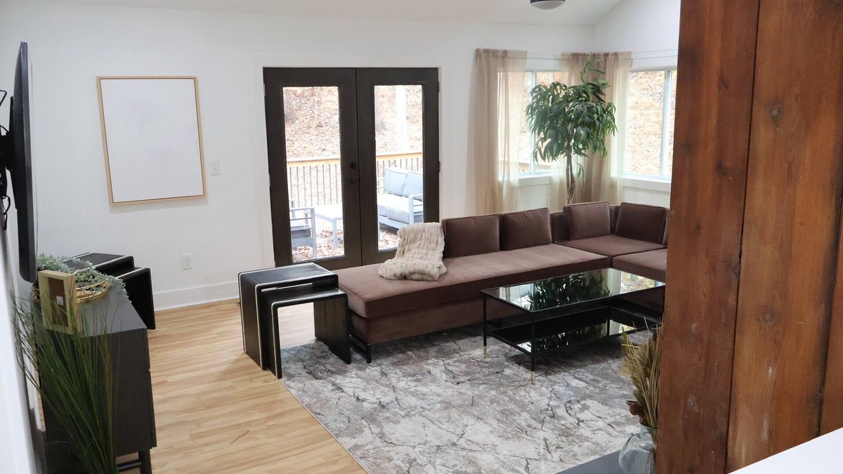 Gainesville House | Lanier Living: Modern 3BR, 3BA Work-Live Retreat