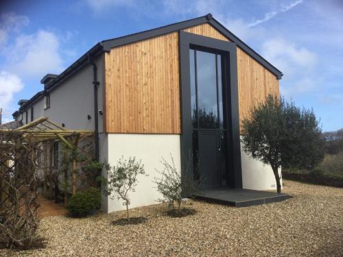 Gillan House | Lanteague Cornwall with stunning Sea Views