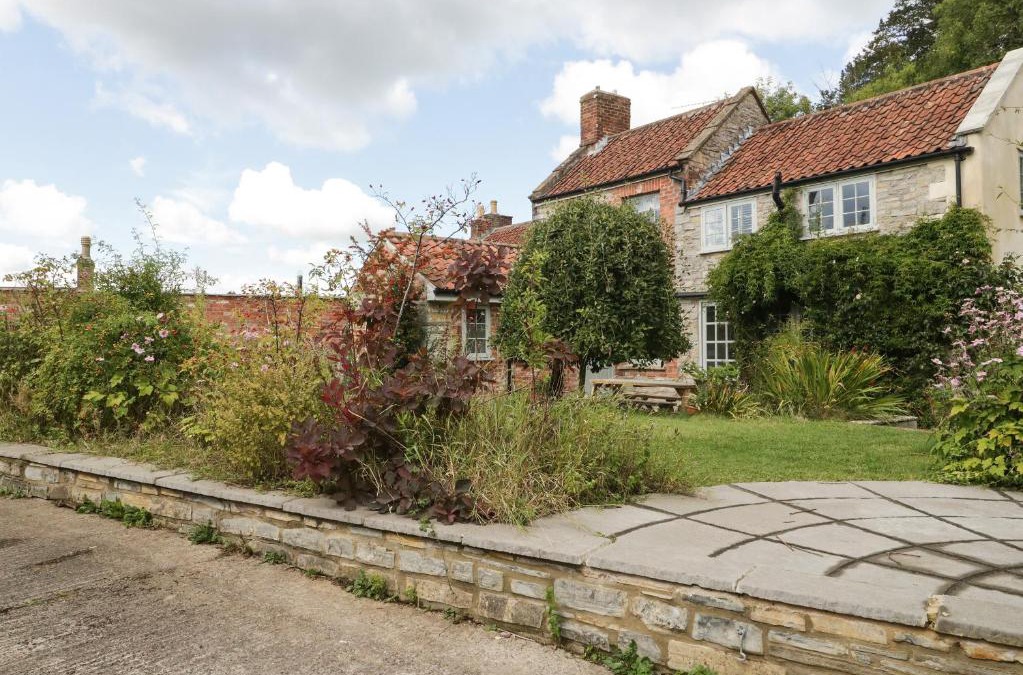 Glastonbury House | Lantern Cottage