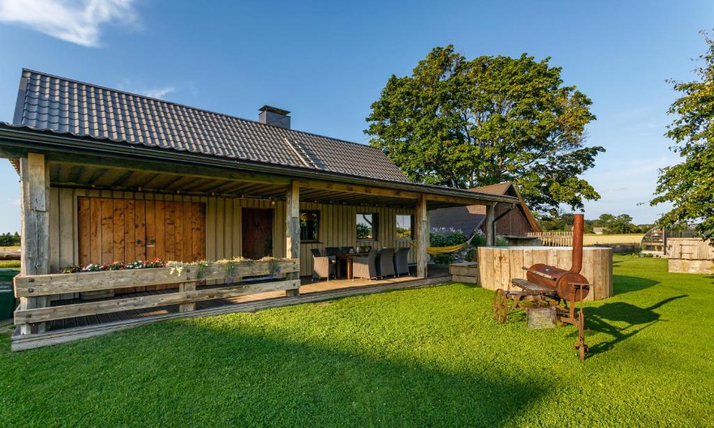 Haademeeste House | Lapite