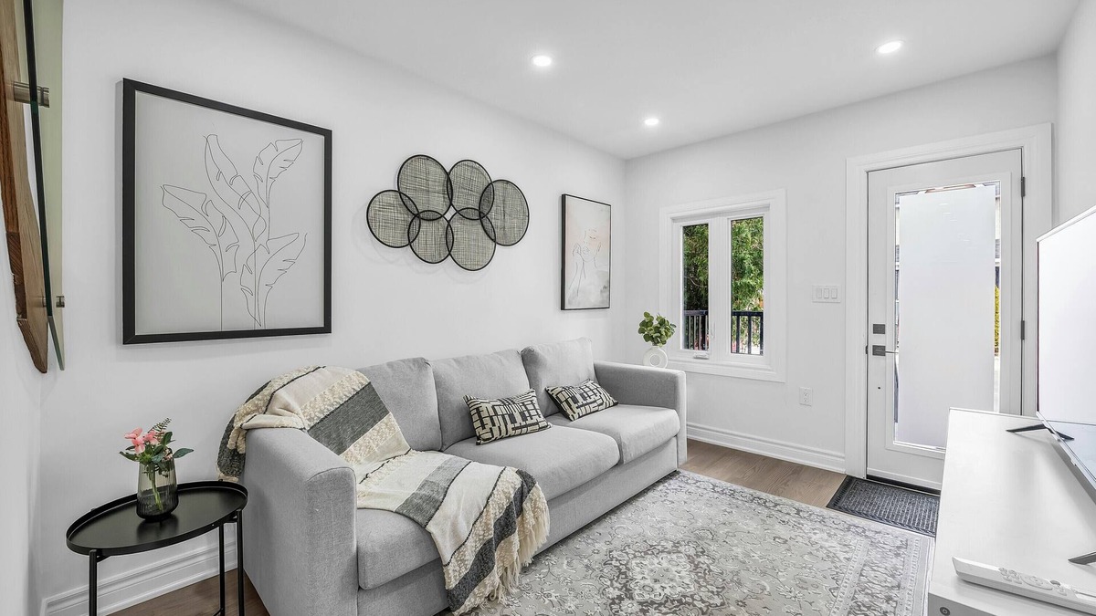 Wallace Emerson House | Lappin Cozy Suite ! Easy connect to anywhere in Toronto