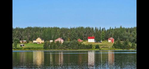 Pelkosenniemi House | Lappish Summerhouse by the River