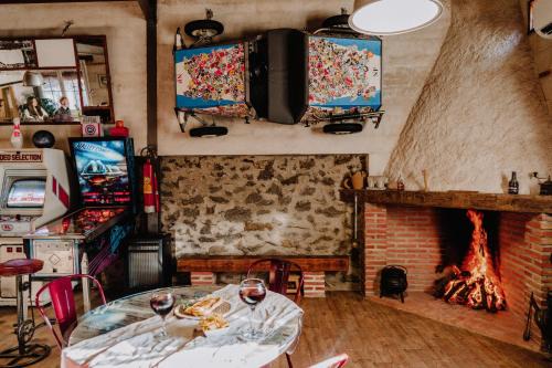 Castillo de Bayuela House | LARCADE Loft Industrial