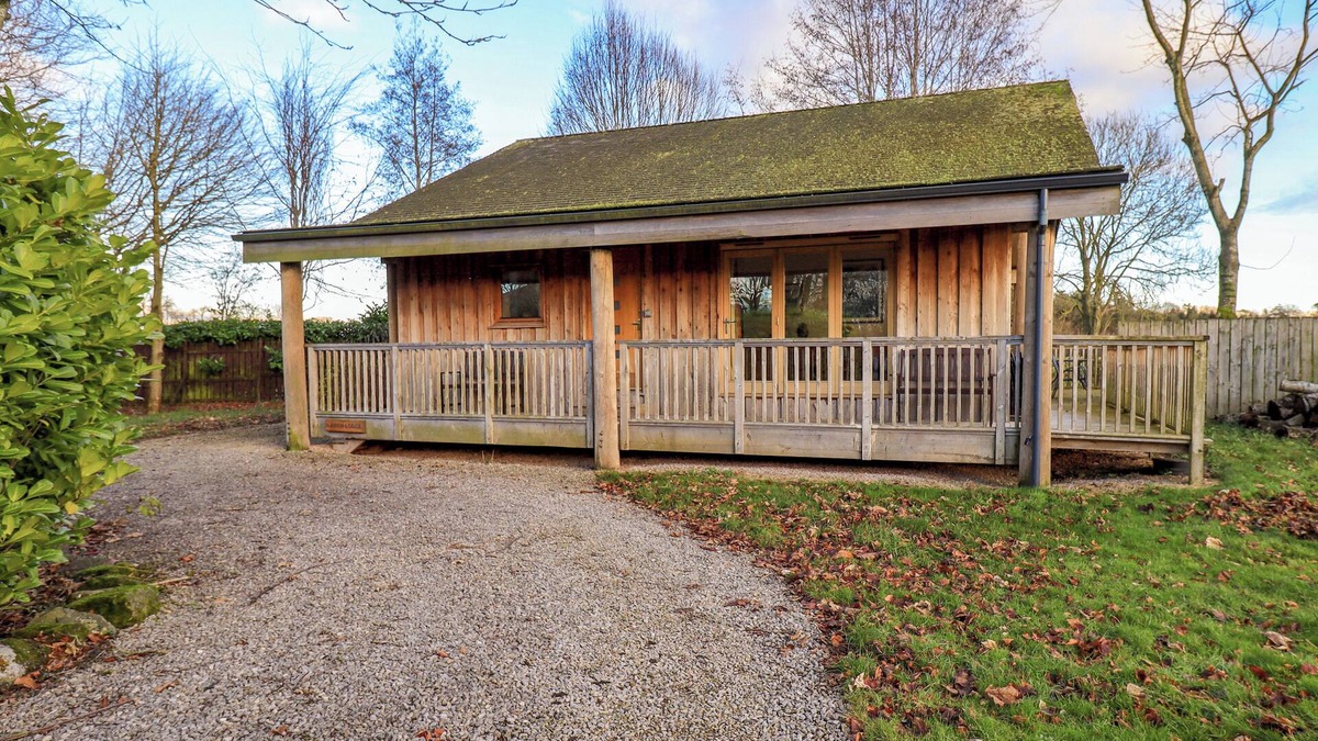 Penrith Cottage | LARCH LODGE, pet friendly, character holiday cottage in Penrith