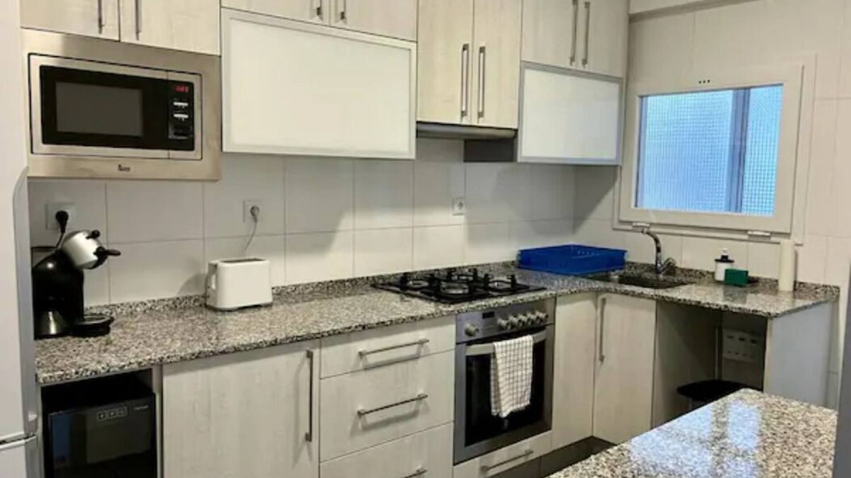 El Port Apartment | Large Apartment near FIRA and City Center