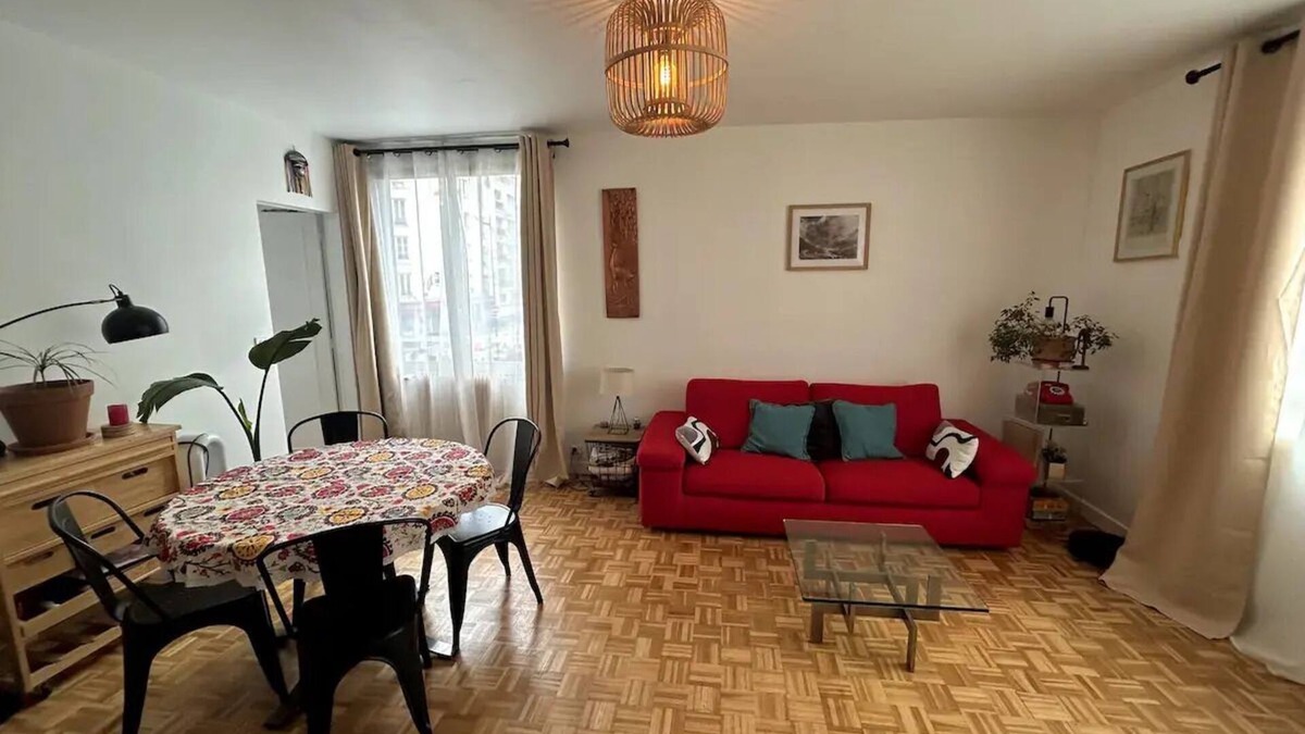 Saint-Fargeau Apartment | Large 2-room apartment in the 20th district of Paris