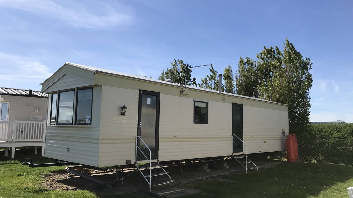Camber House | Large 3 bedroom caravan in camber sands family friendly holiday Park.
