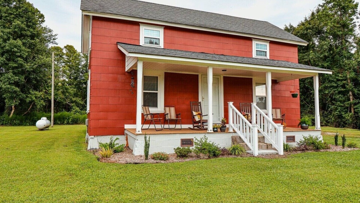 Pinetown House | Large 3 bedroom home near wildlife refuge in eastern NC