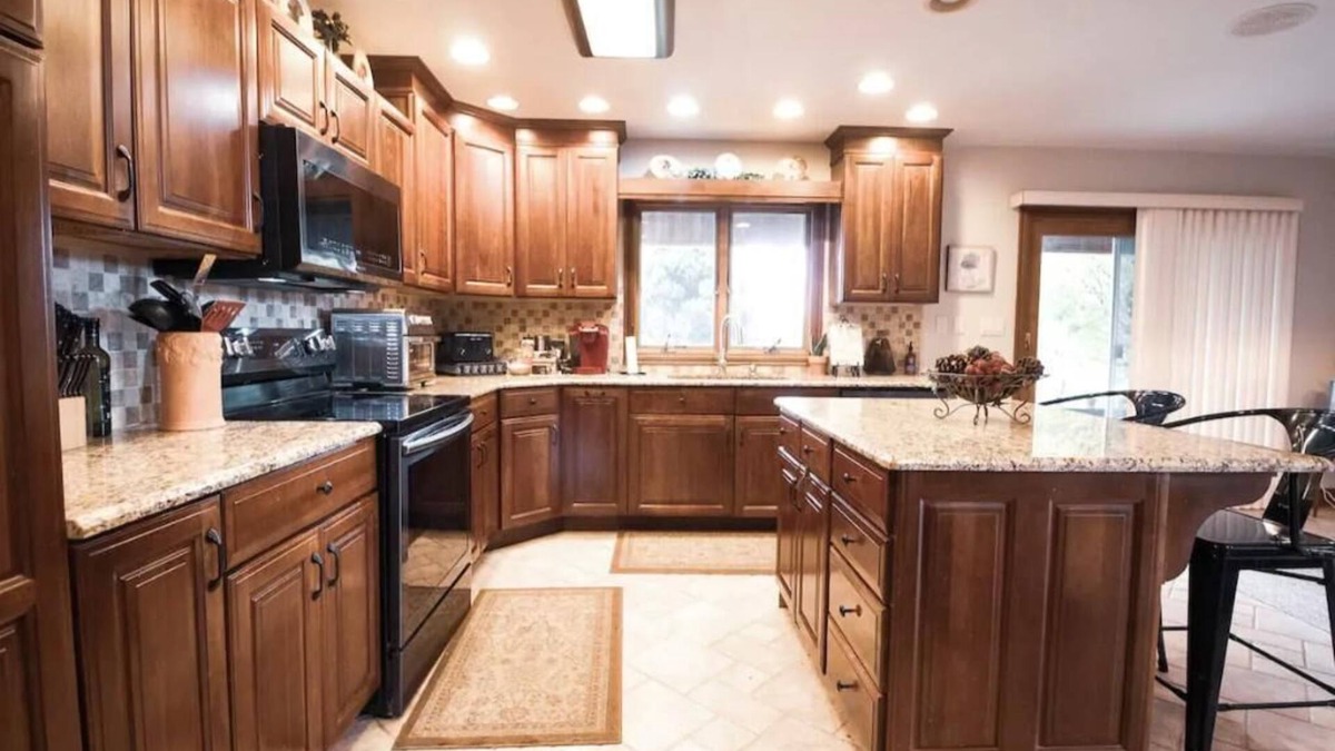 Abingdon Apartment | Large 3BR - 2.5 Bath Home on Golf Course /Hiking
