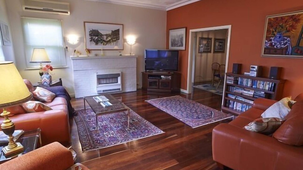 Mount Clarence House | Large 4 bedroom house perfect for larger groups of family and friends.