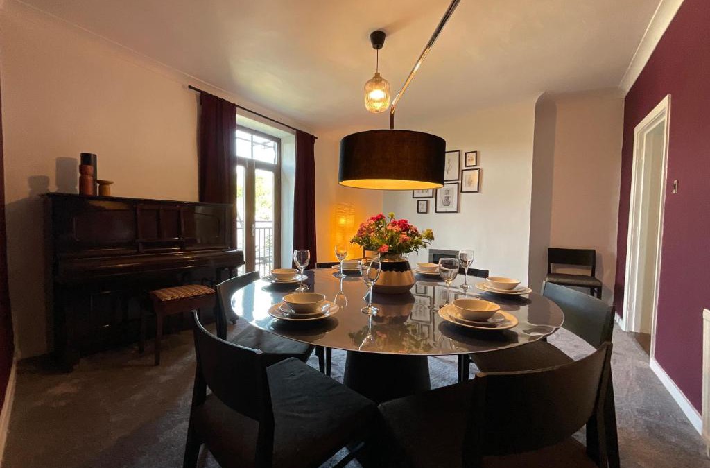 Hepworth House | Large 4 double bedroomed townhouse in central Holmfirth