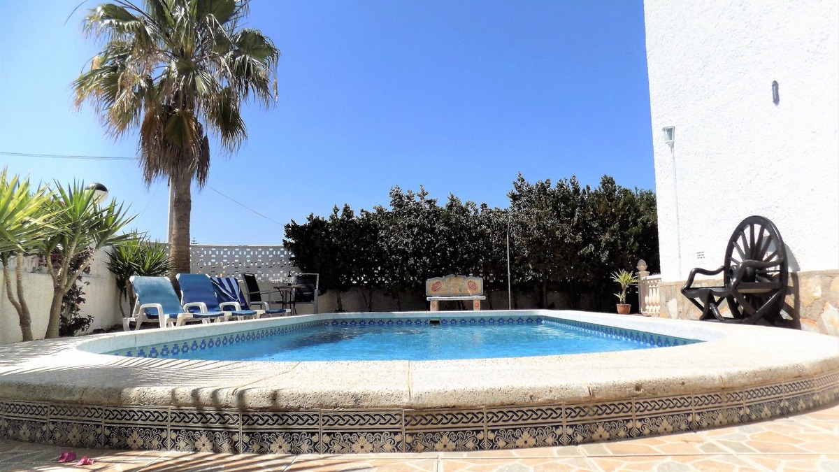 San Miguel de Salinas Villa | Large 5 bedroom villa private pool Costa Blanca Spain sleeps 12.
